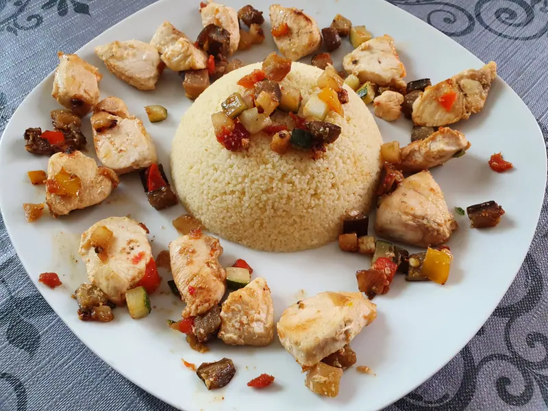 Cuscús con pollo y verduras